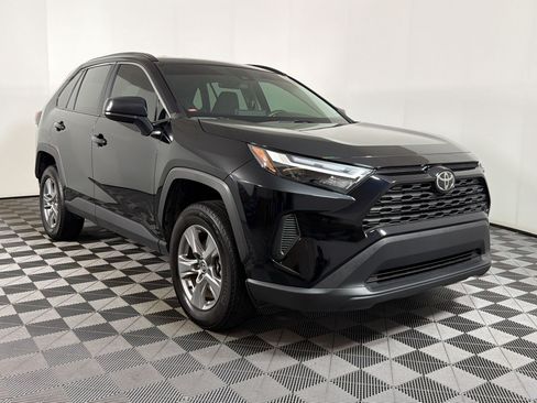 Used 2025 Toyota RAV4 LE AWD/4WD image 5