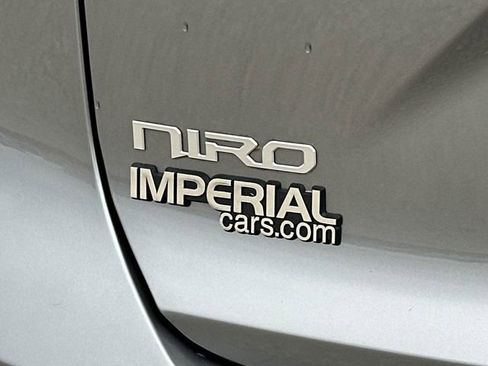 Used 2024 Kia Niro EX Touring image 14