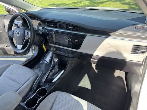 Used 2016 Toyota Corolla LE FWD image 32