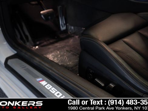 Used 2022 BMW M850i xDrive Coupe AWD/4WD image 31