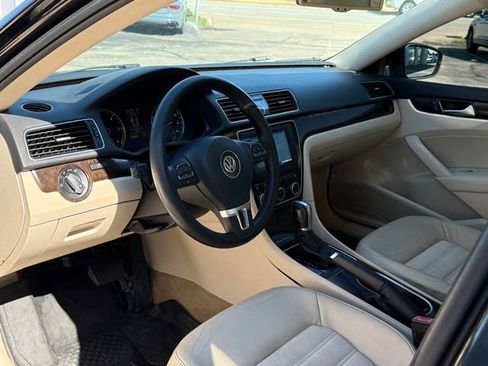 Used 2014 Volkswagen Passat TDI SEL Premium FWD image 11
