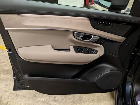 New 2026 Volvo XC90 B6 Plus w/ Protection Package Premier image 9