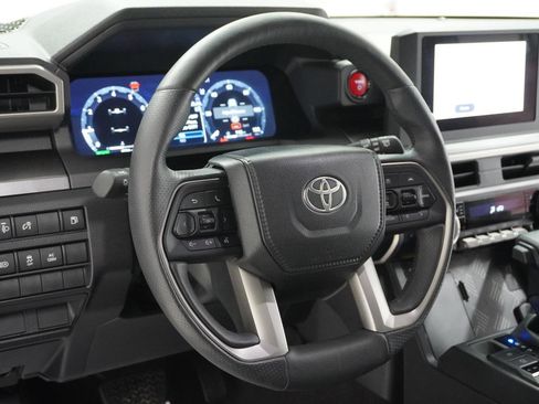 Used 2025 Toyota 4Runner TRD Off-Road image 17
