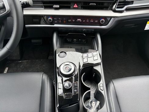 New 2025 Kia Sportage EX image 11