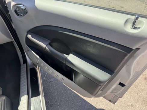 Used 2006 Chrysler PT Cruiser GT image 18