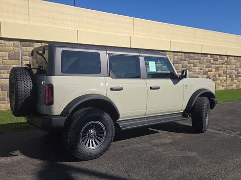 New 2026 Ford Bronco Outer Banks w/ Sasquatch Package AWD/4WD image 22