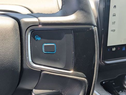 Used 2025 Ford Expedition Platinum AWD/4WD image 18