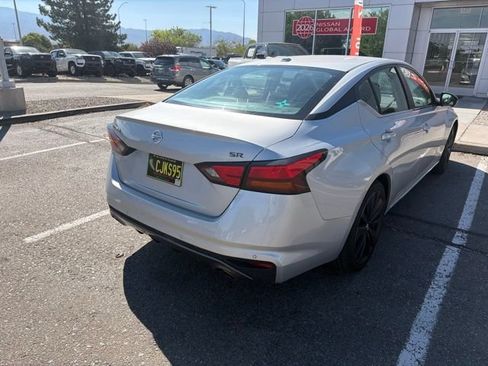 Used 2021 Nissan Altima 2.5 SR FWD image 13