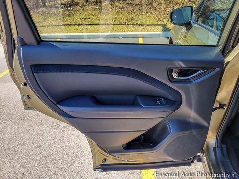 Used 2025 Subaru Forester Limited image 28