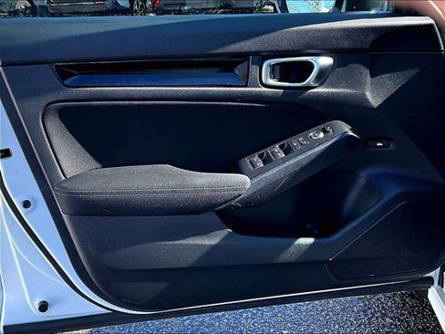 Used 2023 Honda Civic EX image 9