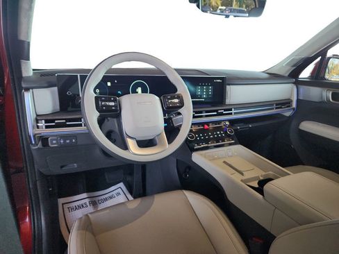 Used 2025 Hyundai Santa Fe Calligraphy image 17