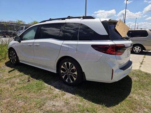 Used 2025 Honda Odyssey Elite image 3