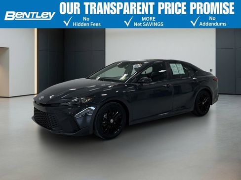 Used 2026 Toyota Camry SE FWD image 1