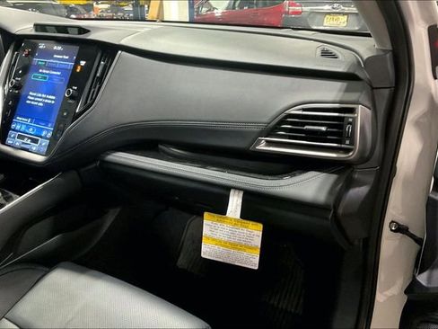 Used 2025 Subaru Outback Limited AWD/4WD image 16