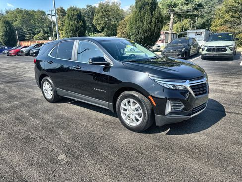 Used 2022 Chevrolet Equinox LT image 2