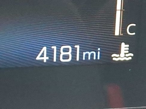 Used 2026 Chevrolet Trax LT w/ LT Convenience Package FWD image 20