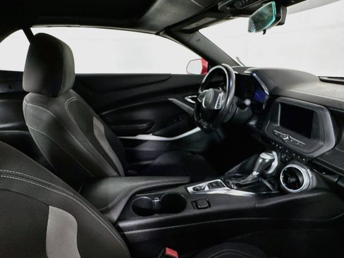 Used 2020 Chevrolet Camaro LT RWD image 23