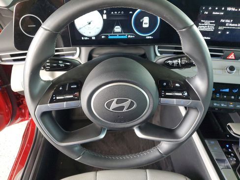 Used 2025 Hyundai Elantra Limited FWD image 23