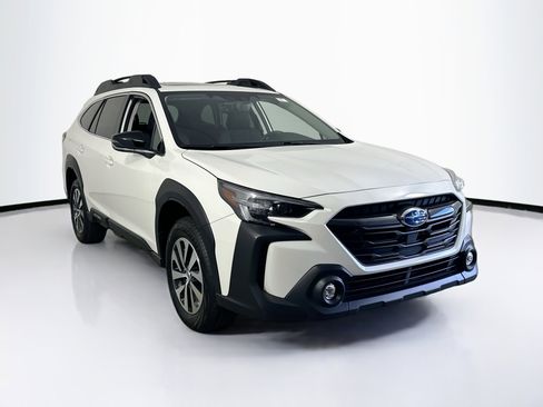 Used 2023 Subaru Outback Premium AWD/4WD image 3