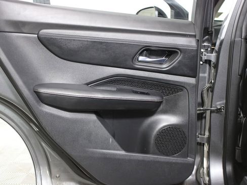 Used 2024 Nissan Ariya FWD image 27