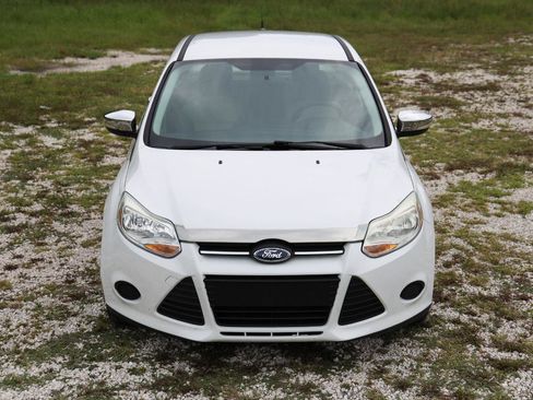 Used 2014 Ford Focus SE FWD image 19