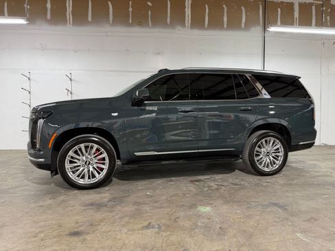 Used 2025 Cadillac Escalade Premium Luxury w/ LPO, Floor Liner Package AWD/4WD image 2