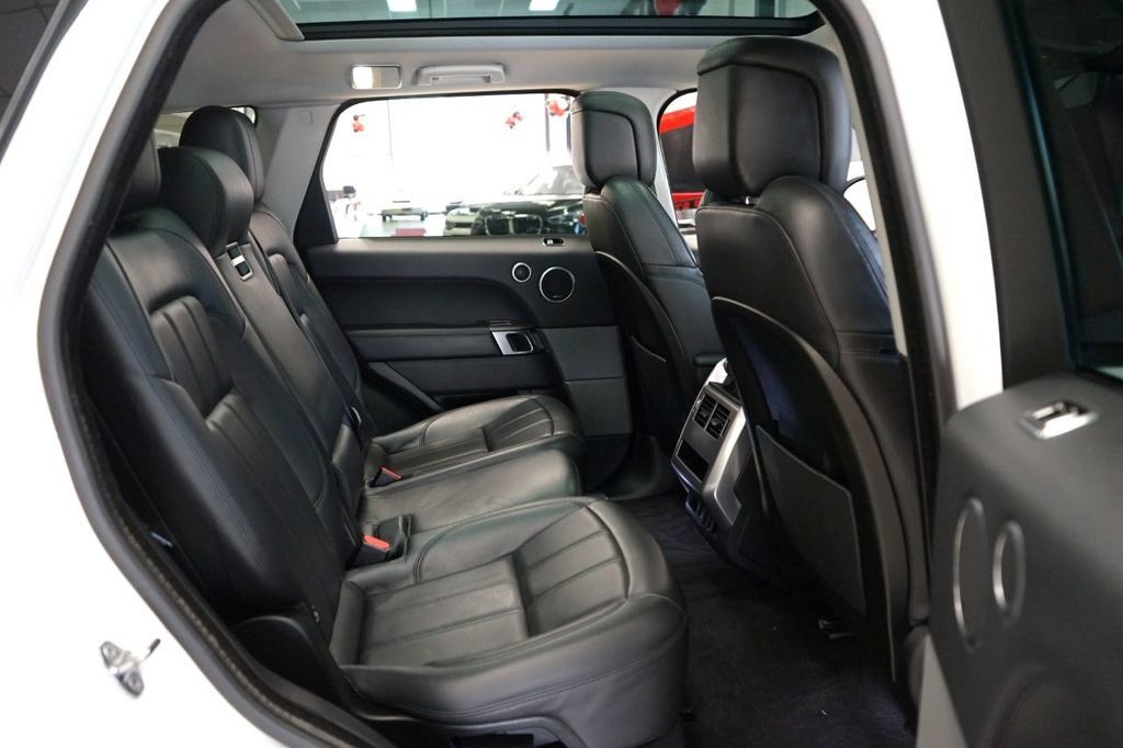 Used 2019 Land Rover Range Rover Sport HSE AWD/4WD image 15