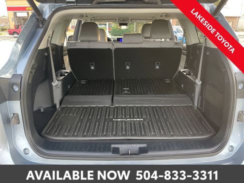 Used 2023 Toyota Highlander LE image 14