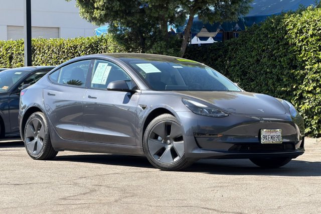 Used 2023 Tesla Model 3 Standard Range RWD image 2