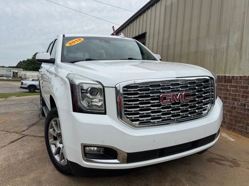 Used 2018 GMC Yukon Denali RWD image 2
