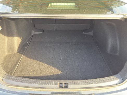 Used 2022 Toyota Corolla LE image 6