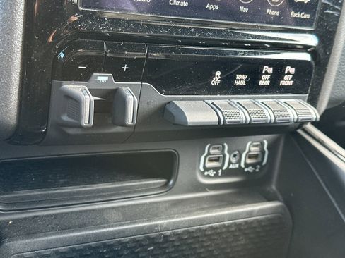 Used 2021 RAM 1500 Big Horn w/ Built-to-serve Edition image 20