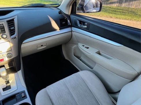 Used 2013 Subaru Legacy 2.5i Premium image 23