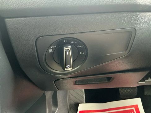 Used 2018 Volkswagen Tiguan SEL w/ 3rd Row Seat Package image 35