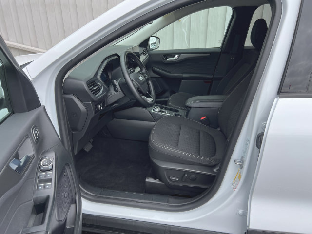 Used 2023 Ford Escape Active w/ Tech Pack #2 AWD/4WD image 12