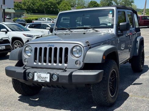 Used 2017 Jeep Wrangler Unlimited Sport w/ Connectivity Group AWD/4WD image 10