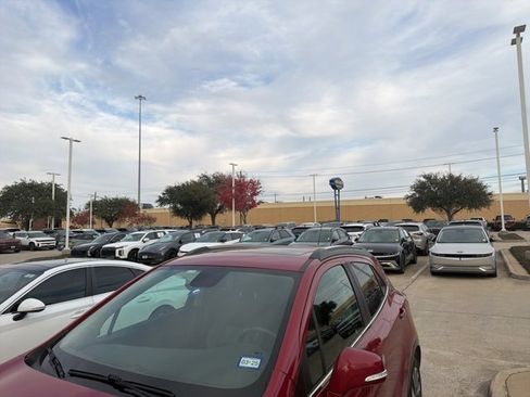 Used 2019 Buick Encore Essence image 3