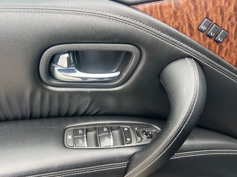 Used 2020 Nissan Armada SL w/ Premium Package image 8