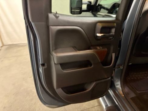 Used 2015 GMC Sierra 2500 SLE w/ SLE Preferred Package AWD/4WD image 12