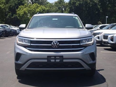 Used 2023 Volkswagen Atlas SE w/ Panoramic Sunroof Package AWD/4WD image 3
