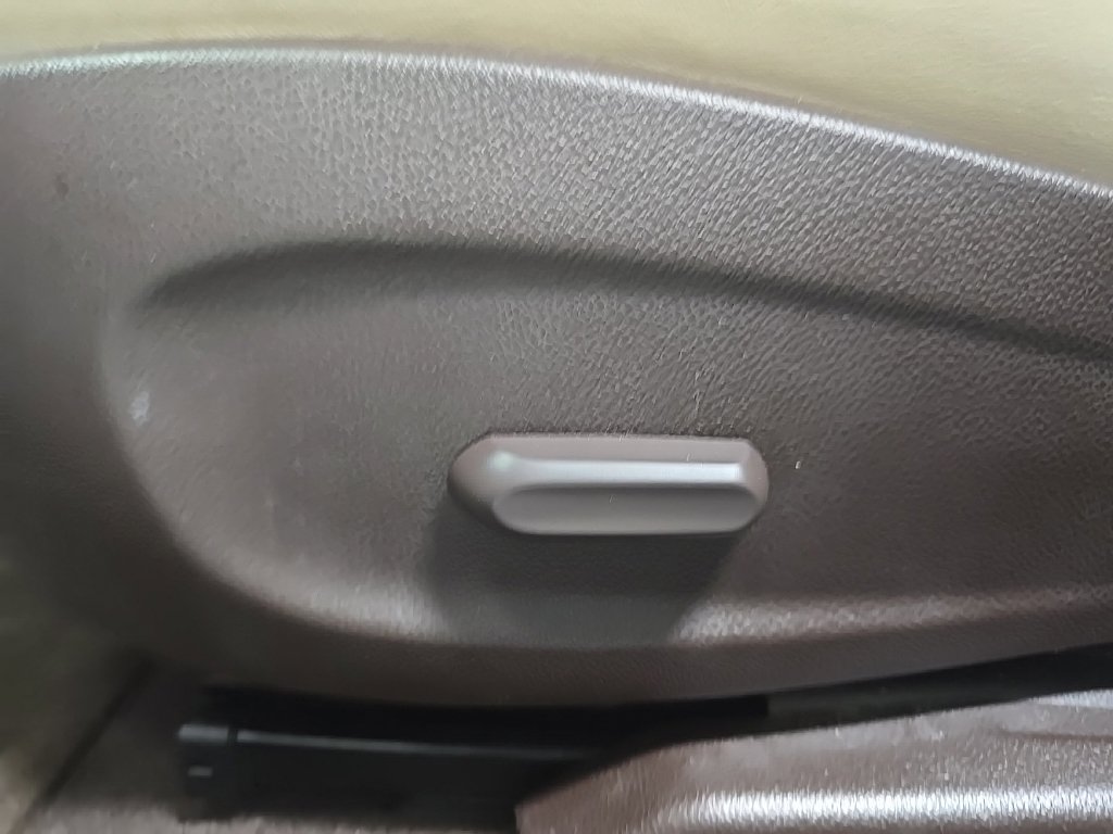 Used 2014 Buick Verano Leather FWD image 35