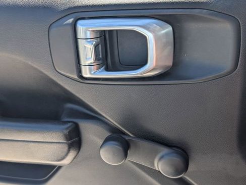 Used 2020 Jeep Wrangler Unlimited Sport image 21