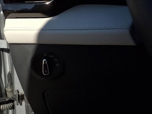Certified 2025 Volkswagen Taos S FWD image 17