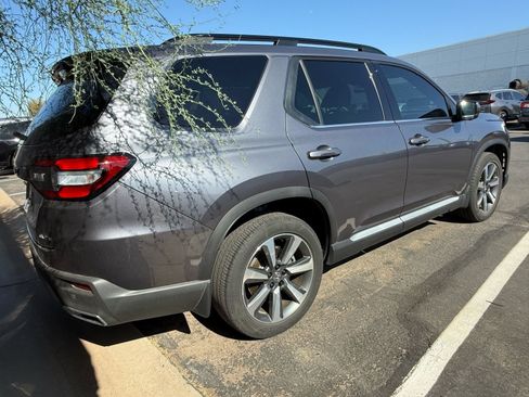 Certified 2024 Honda Pilot Elite image 4