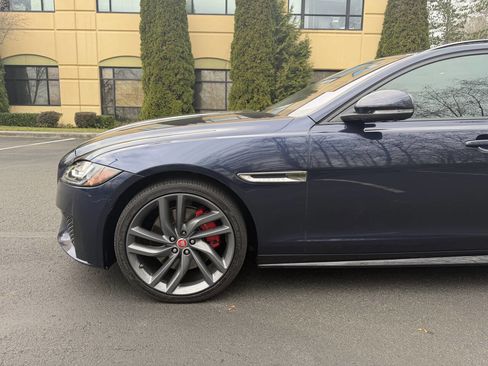 Used 2018 Jaguar XF S image 11