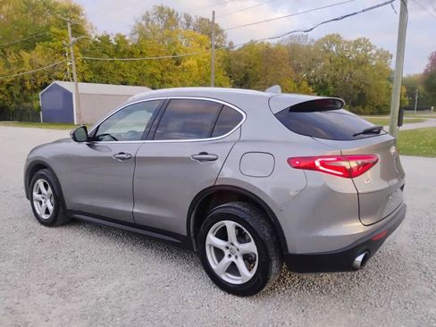 Used 2018 Alfa Romeo Stelvio AWD image 4