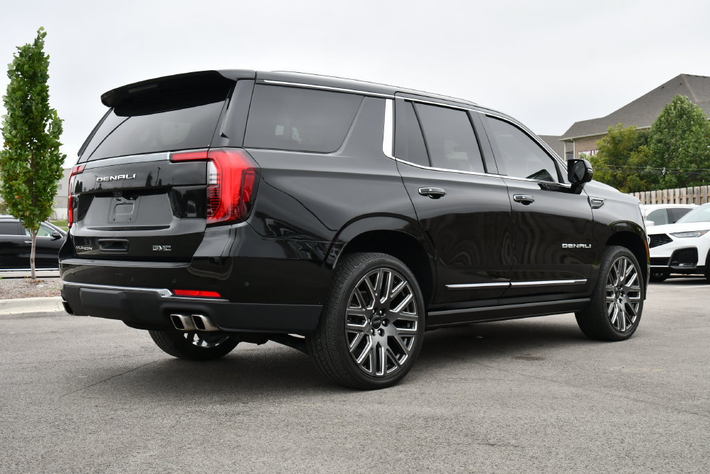 Used 2025 GMC Yukon Denali Ultimate w/ LPO, Floor Liner Package AWD/4WD image 10