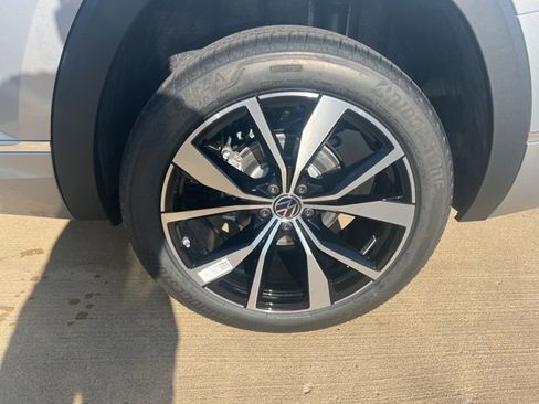 New 2026 Volkswagen Atlas SEL Premium R-Line AWD/4WD image 12