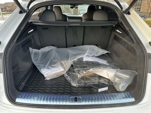 New 2026 Audi Q8 Prestige image 9