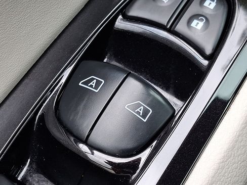 Used 2020 Nissan Altima 2.5 SV FWD image 26
